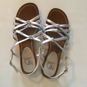 Silver strapy sandles/ flats