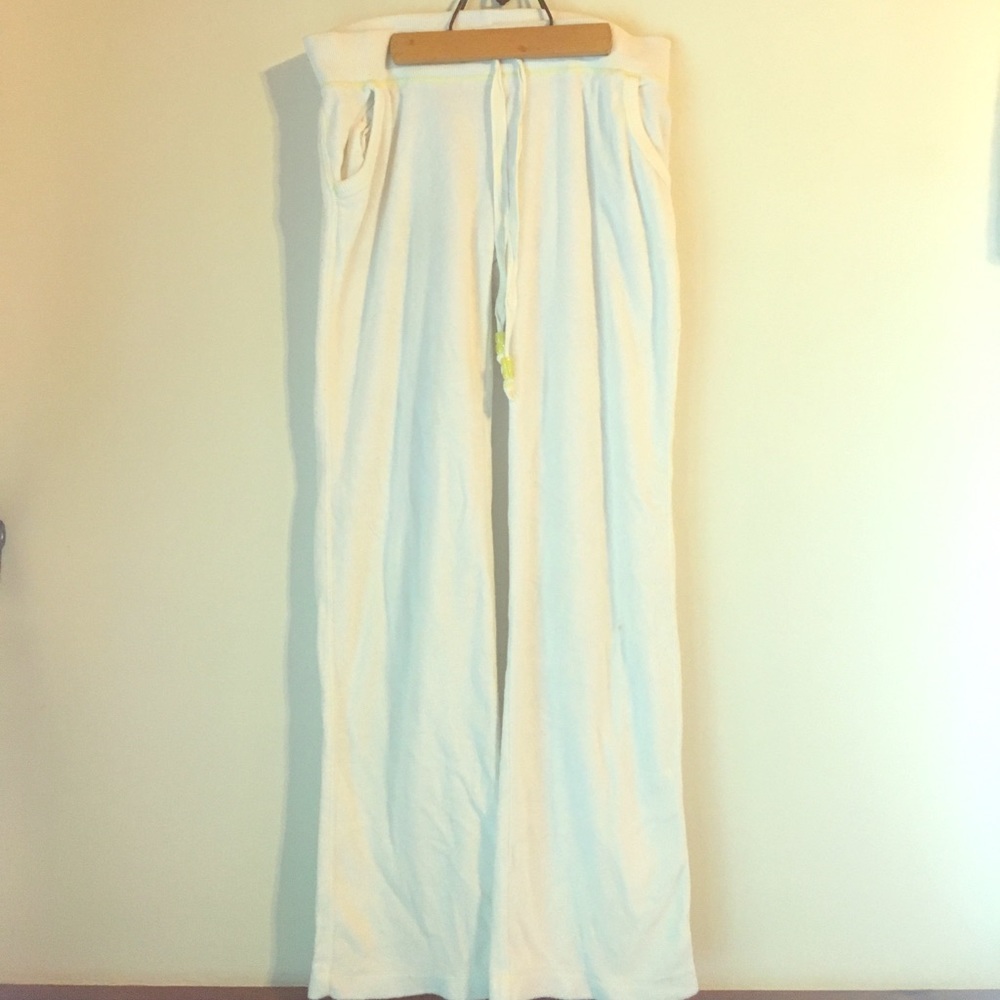 Perfect white, workout or relaxation pants