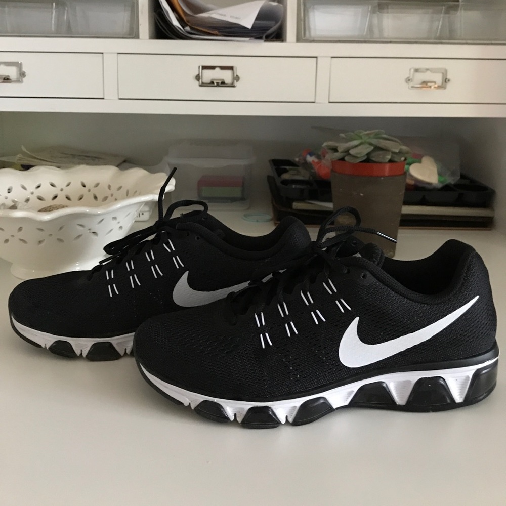 Nike Tailwind 8