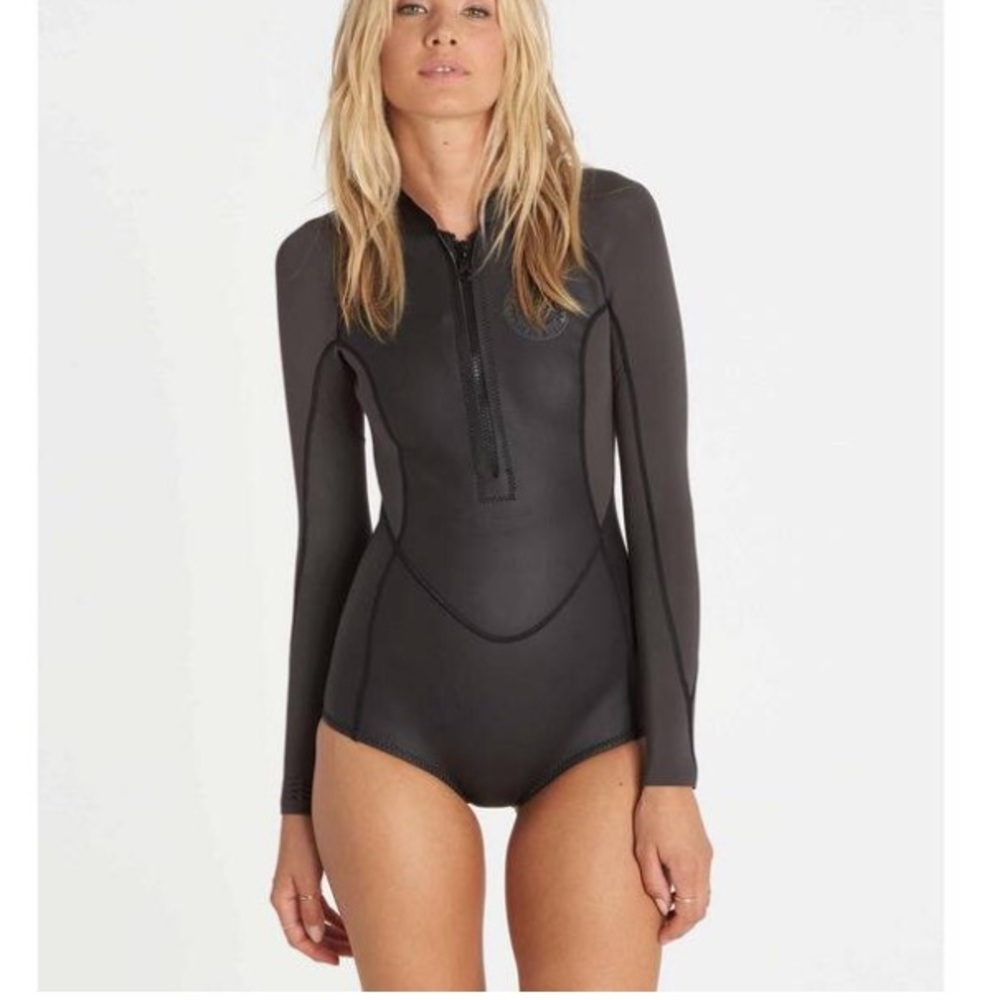 Brand new billabong sprig suit