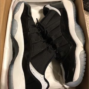 Air Jordan 11 lows