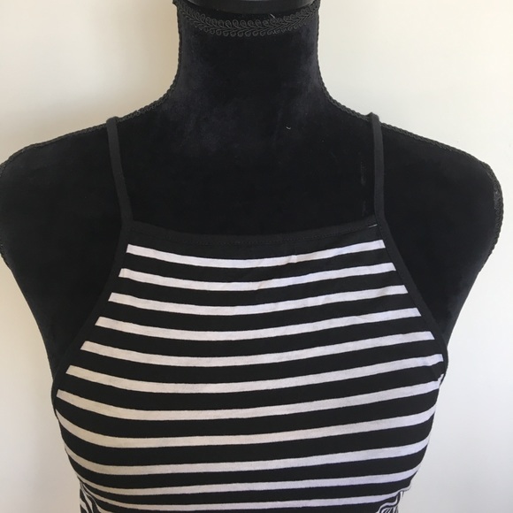 Oh what a pretty neck - Picture 2 of 6