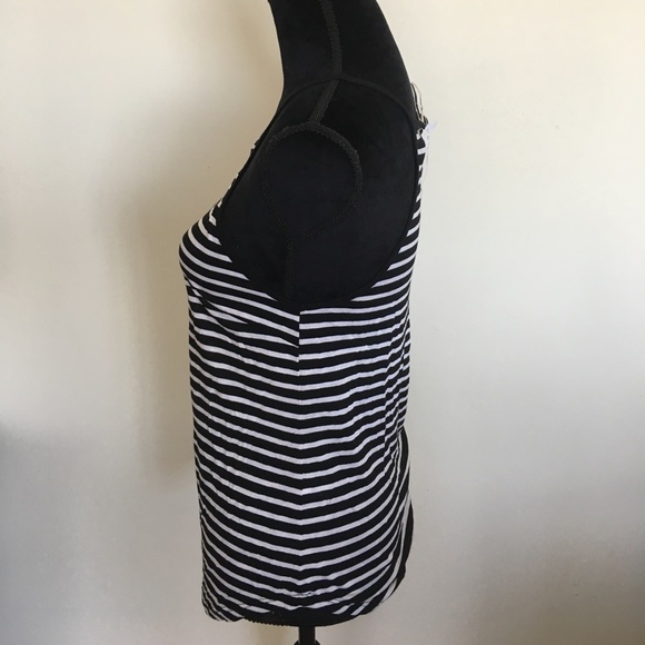 Oh what a pretty neck - Picture 3 of 6