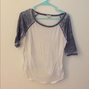 Quarter sleeve baseball tee