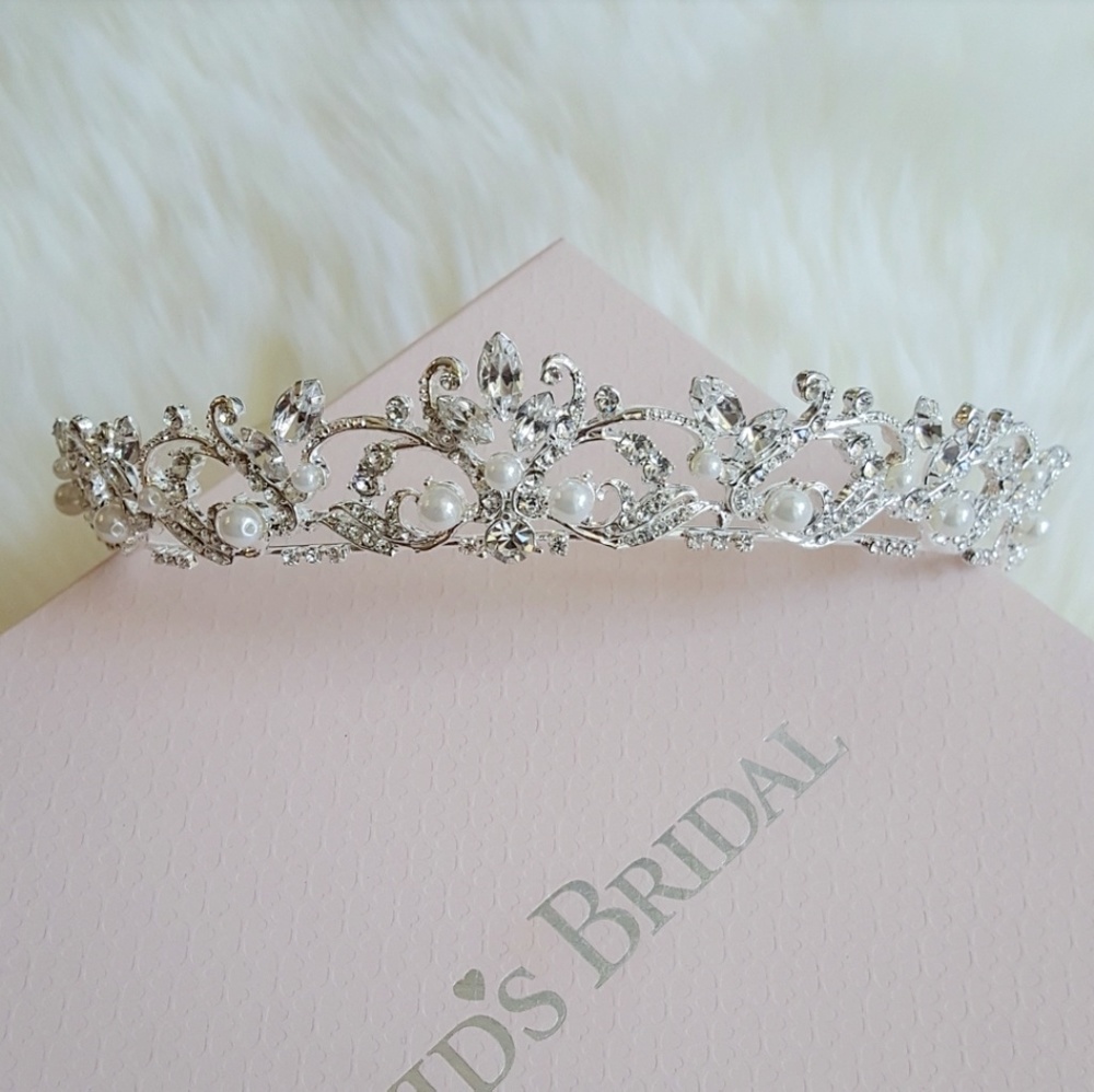Crystal and pearl silver tiara