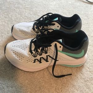 NWOB Nike Zoom Winflo 3, size 6