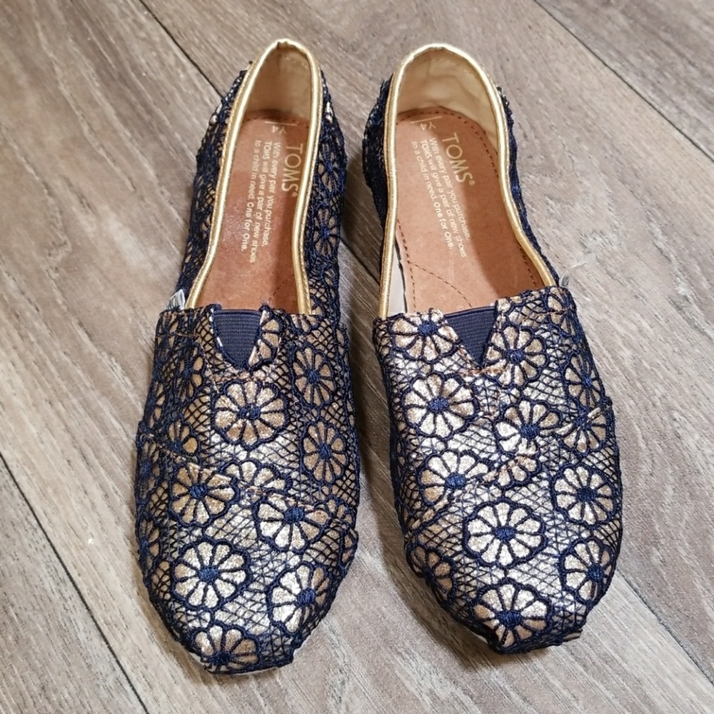 Lace and gold glitter Toms youth 4 women's  6