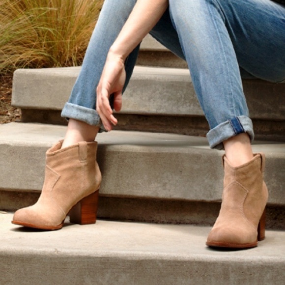 Splendid 100% Suede Dark Tan Ankle Bootie - Picture 2 of 8