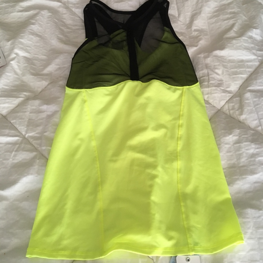 Tennis tank