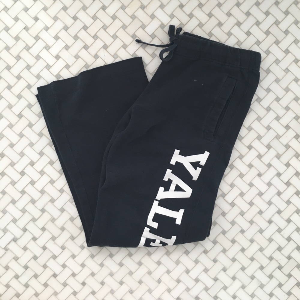 Comfy, fleece lined, Yale sweatpants