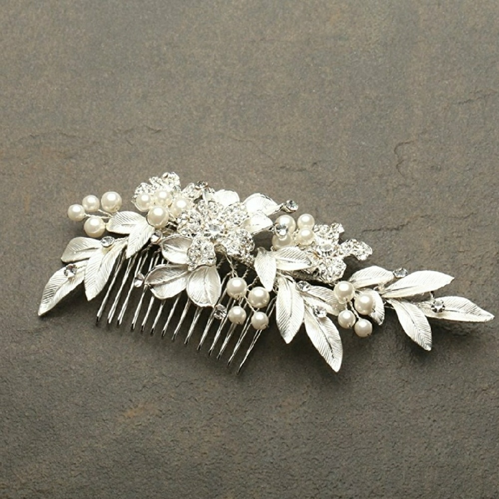 Enamel pearl and crystal comb