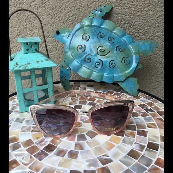 Silver/Peach color Cat eye sunglasses - Picture 2 of 8