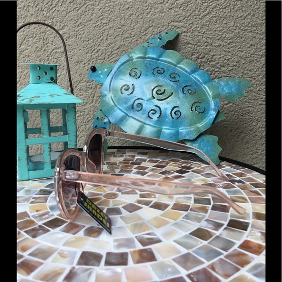 Silver/Peach color Cat eye sunglasses - Picture 3 of 8