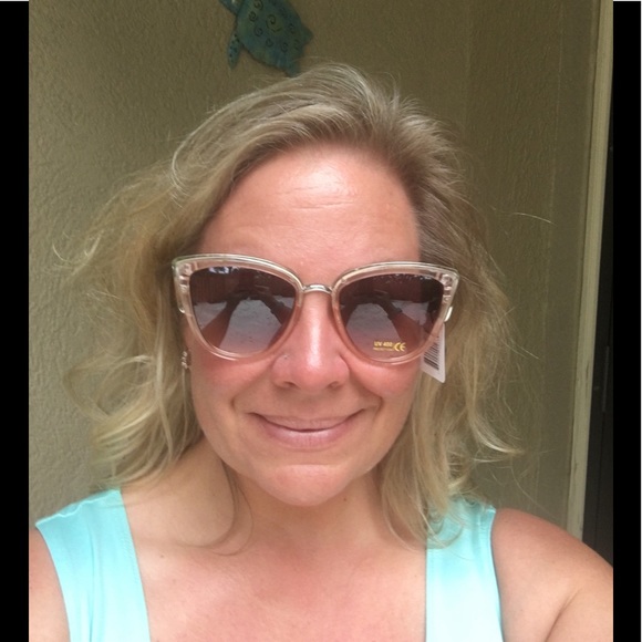 Silver/Peach color Cat eye sunglasses - Picture 4 of 8