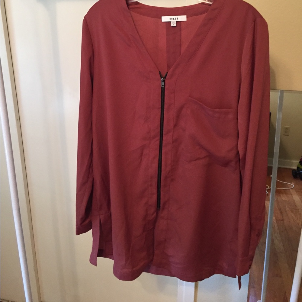 Three quarter length rust blouse