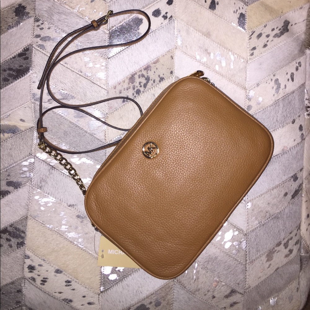 Michael Kors Crossbody - Picture 1 of 4