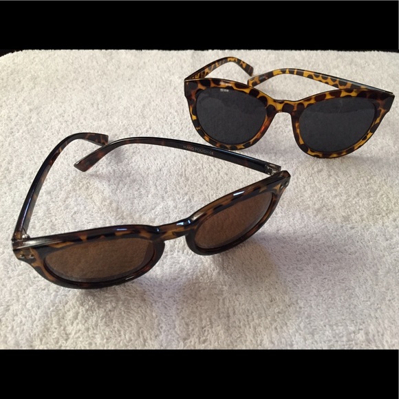 2 PAIRS OF SUNNIES 🔥😎 - Picture 2 of 3