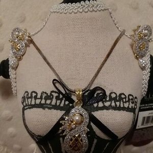 It's brand new jewelry set
