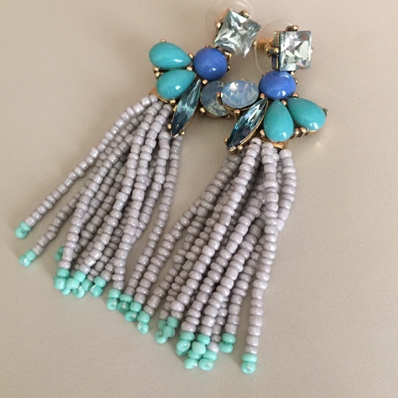 ❌LAST CHANCE❌Rhinestone Tassel Earrings - Picture 5 of 7