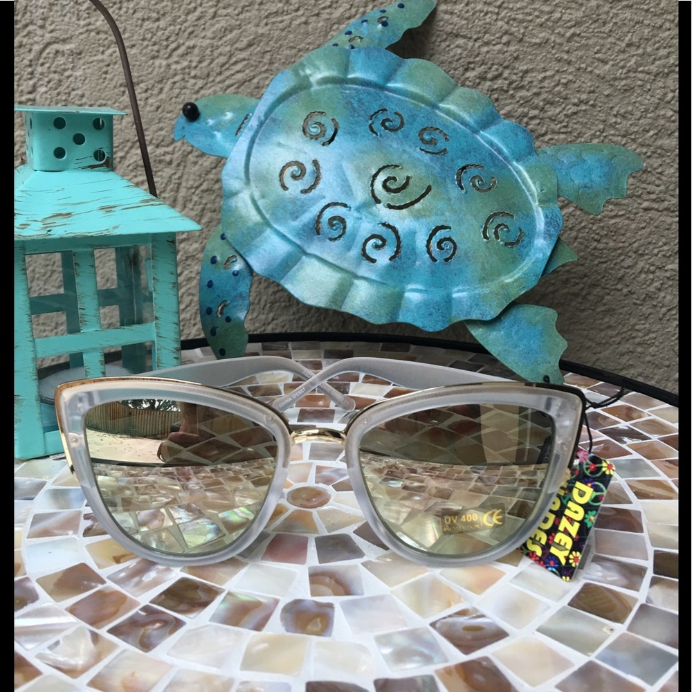 Gold/clear color Cat eye sunglasses - Picture 2 of 8