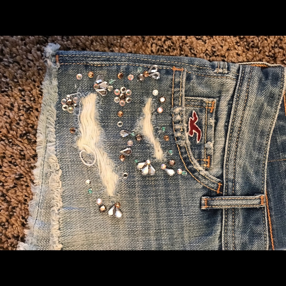 Shorts - Picture 3 of 4
