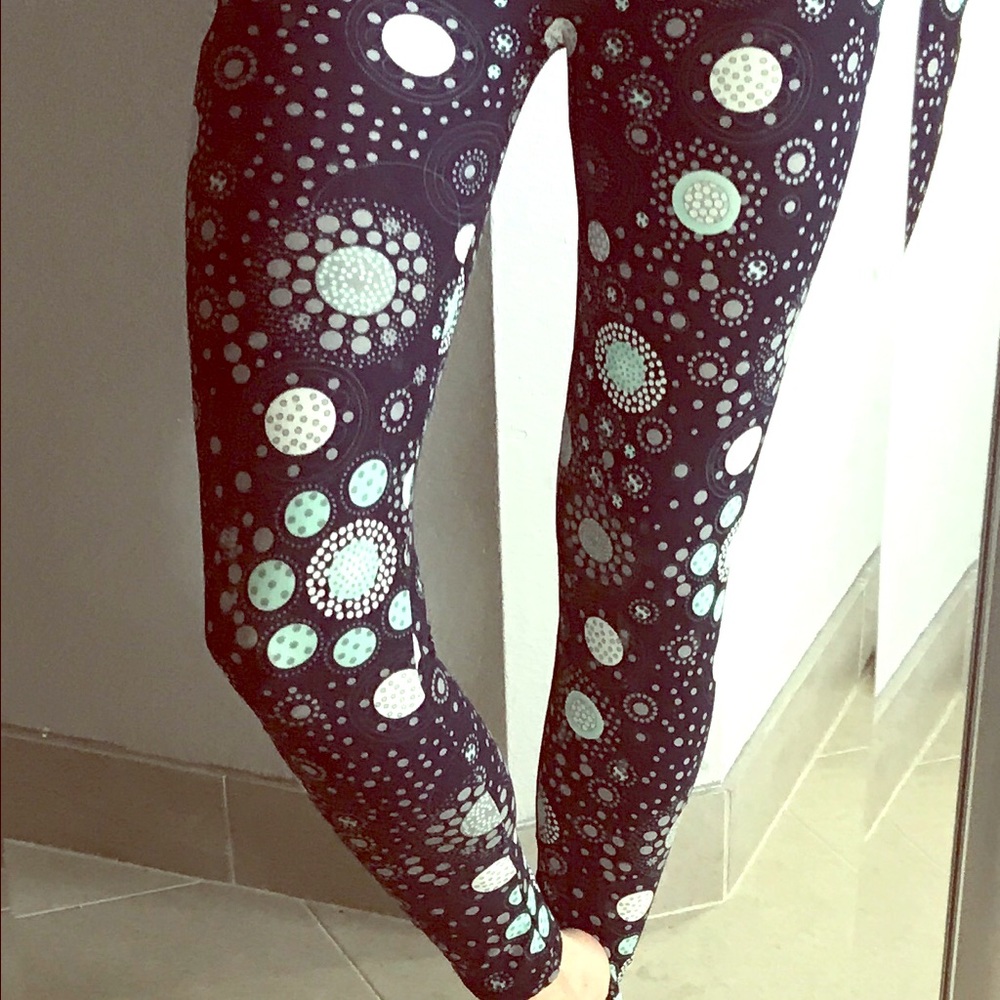 Leggings and more leggings 💙 super soft one size