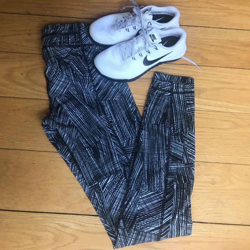 EUC Under Armour Leggings