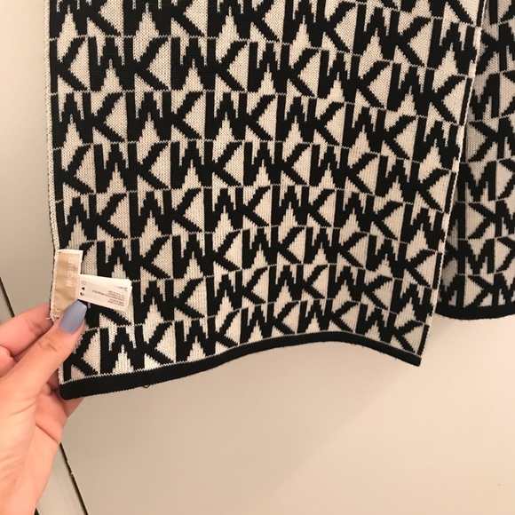 Michael Kors knit scarf - Picture 2 of 3