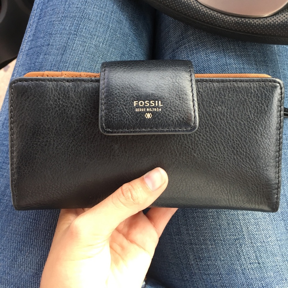 Two tone Fossil wallet