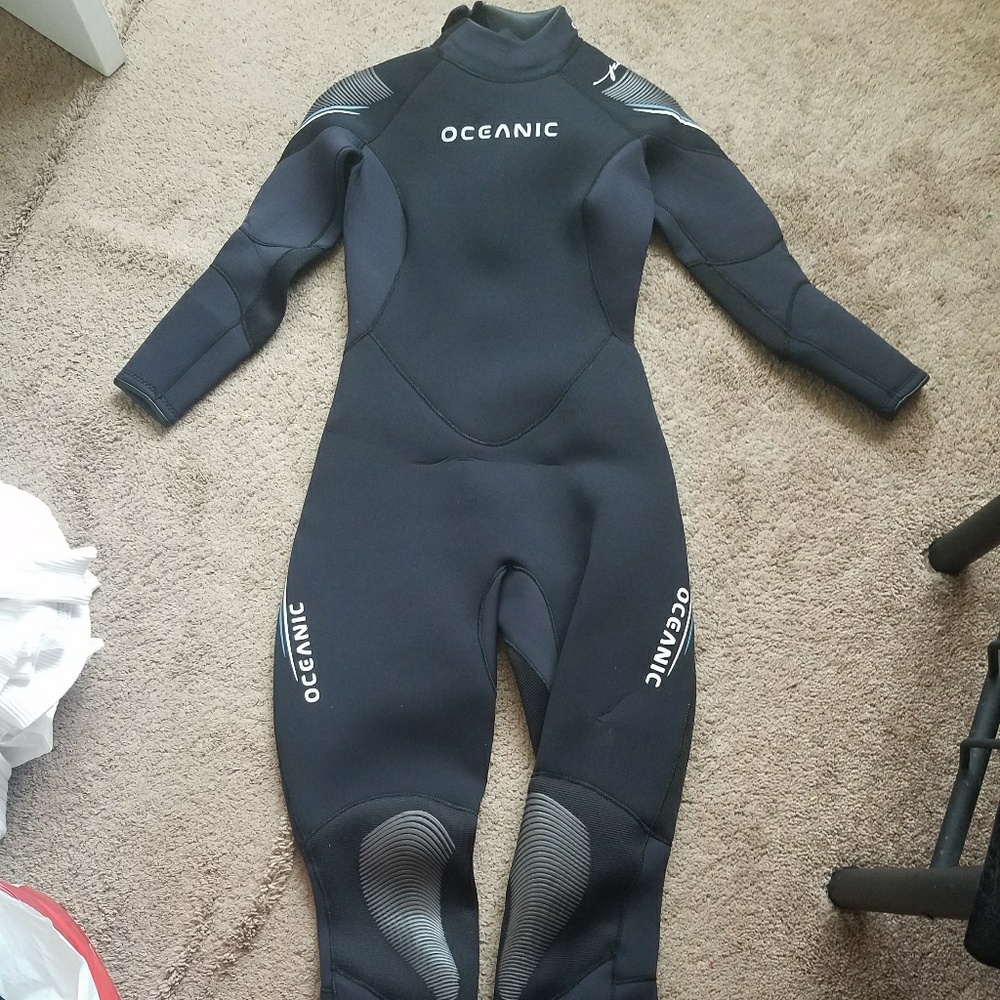 Oceanic full body wet suit