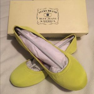 BRAND NEW Lucky Brand Emmie Flats Size 8.5