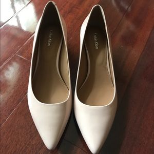 Nude pointed Calvin Klein Low heels