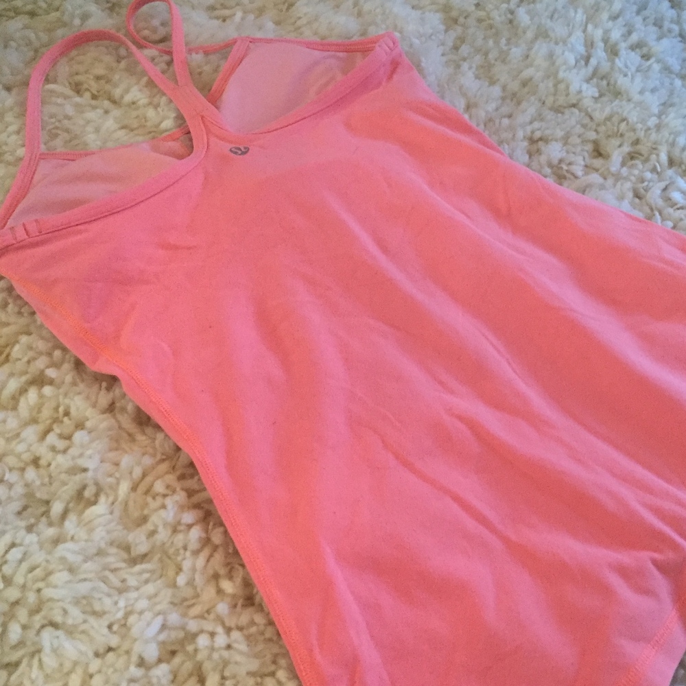 Lululemon coral Y Tank with bra pads