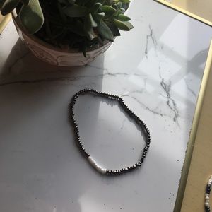SILVERY/BLACK AND WHITE CHOKER