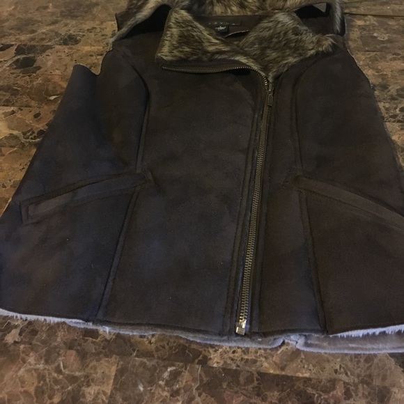 Brown Suede zip up vest - Picture 4 of 5