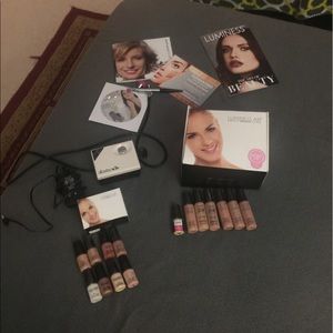 Luminess airbrush make up kit and many foundations