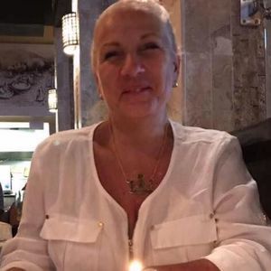 Meet your Posher, Daniela