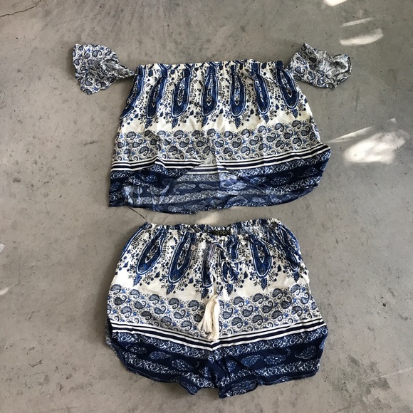 Tops - Off the shoulder crop top two-piece set