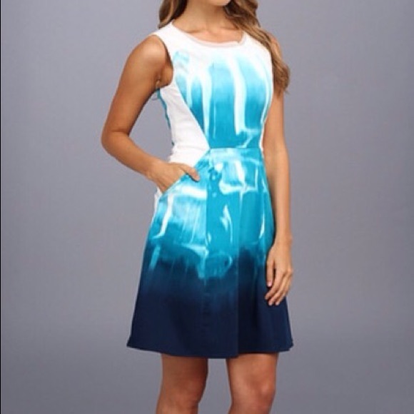 Elie Tahari Dresses & Skirts - Ellie Tahari Kemper Watercolor pocketed dress