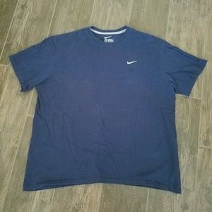 Short sleeve Nike shirt