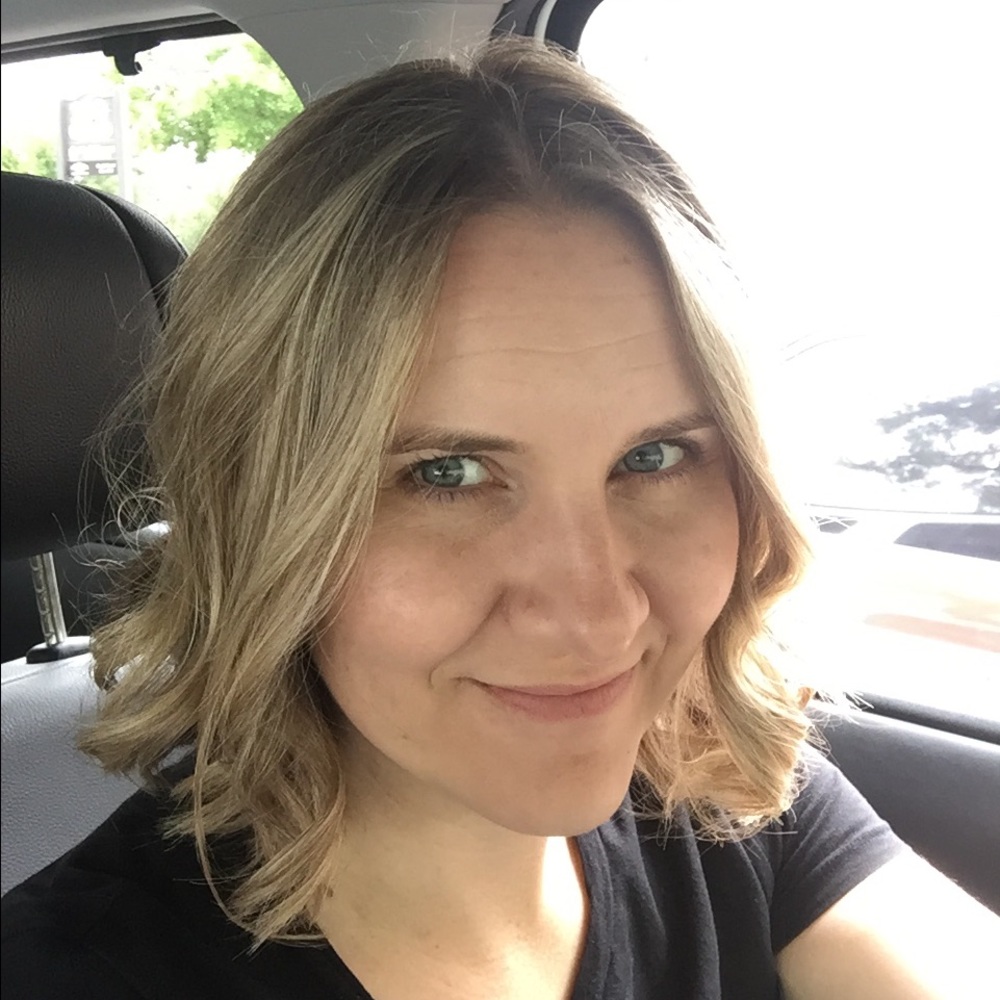 Meet your Posher, Danielle