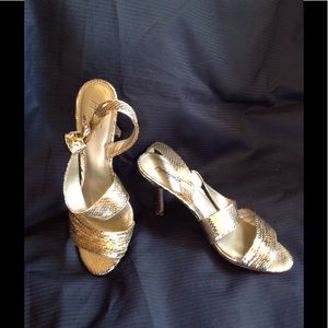 Jacquline Ferrar Gold Heels
