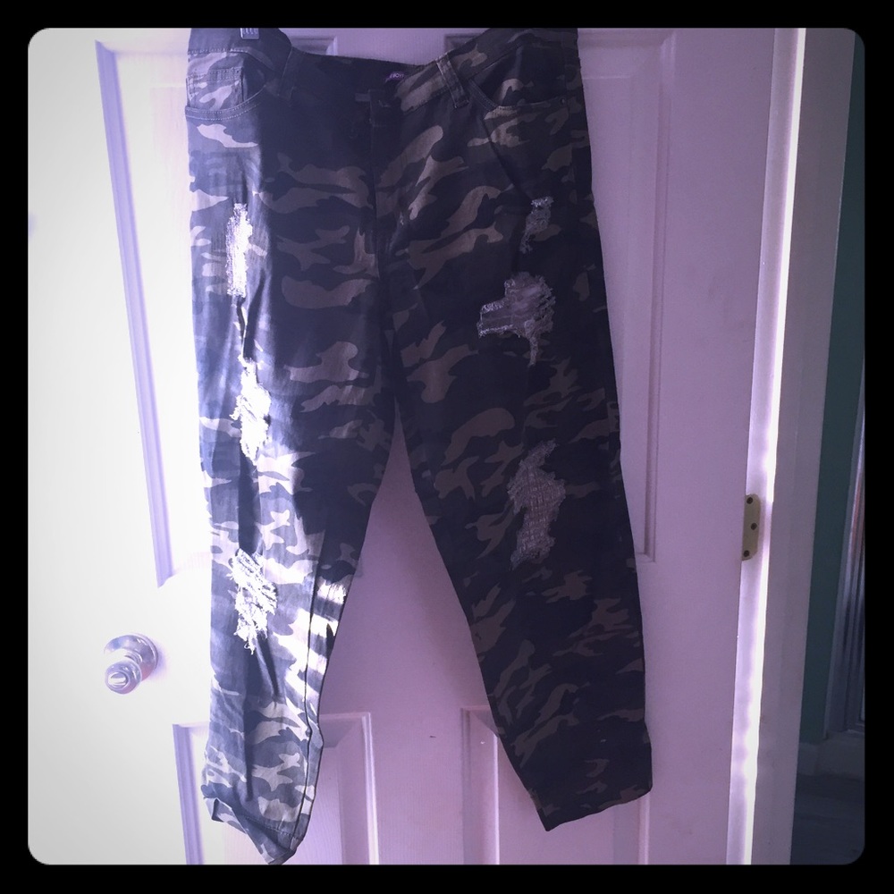 Army printed pants