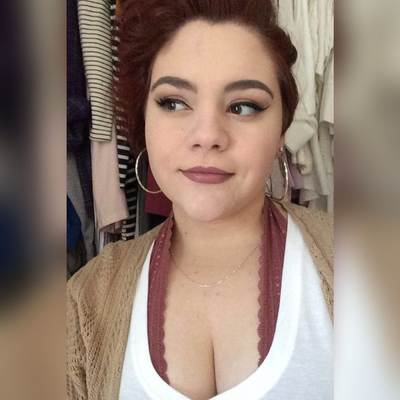 Meet your Posher, Andrea - Picture 1 of 1