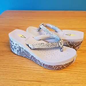 Volatile flip flops size 6