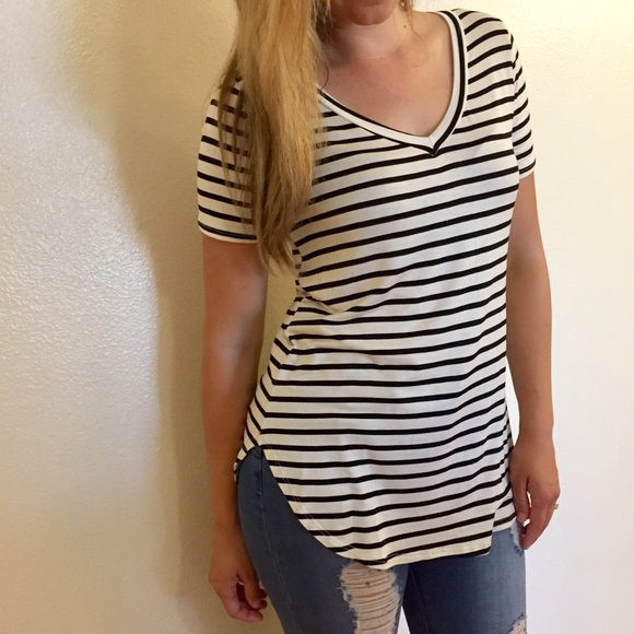 LAST 1 Black & White Striped Curved Hem V Neck Tee - Picture 2 of 8