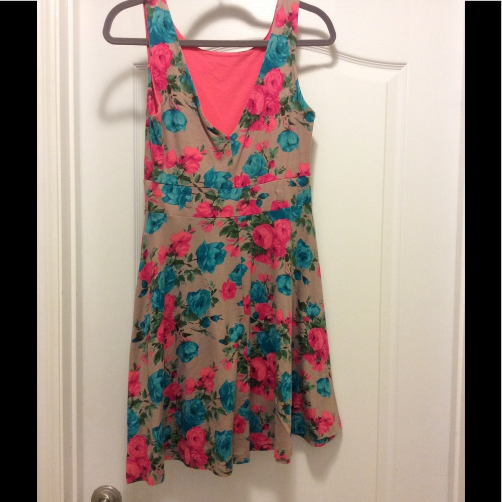 Dress - Picture 2 of 3