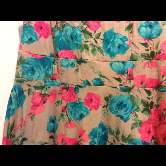 Dress - Picture 3 of 3