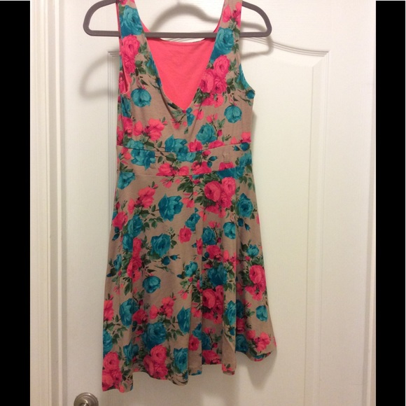 Dress - Picture 2 of 3