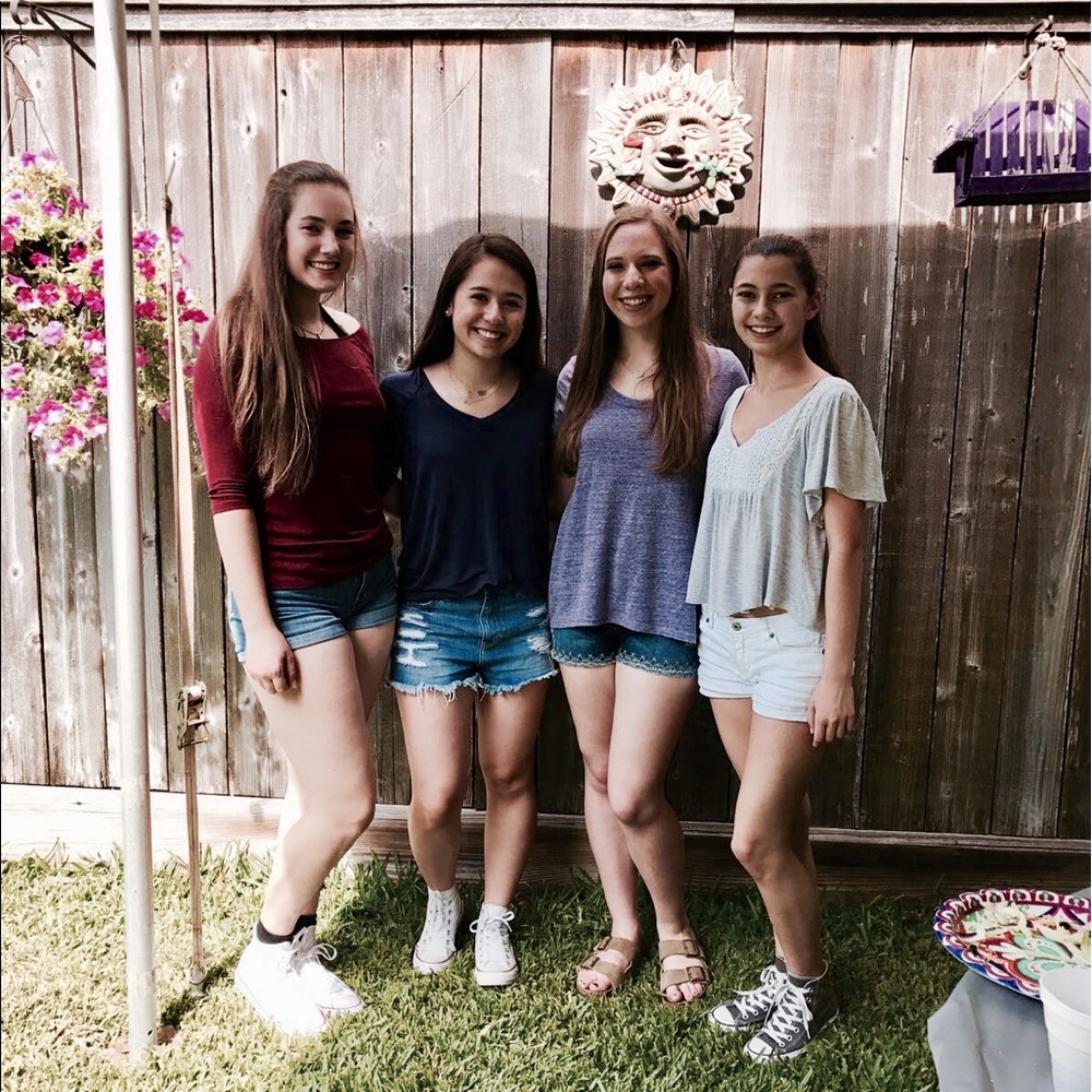 Meet your Posher, Emily